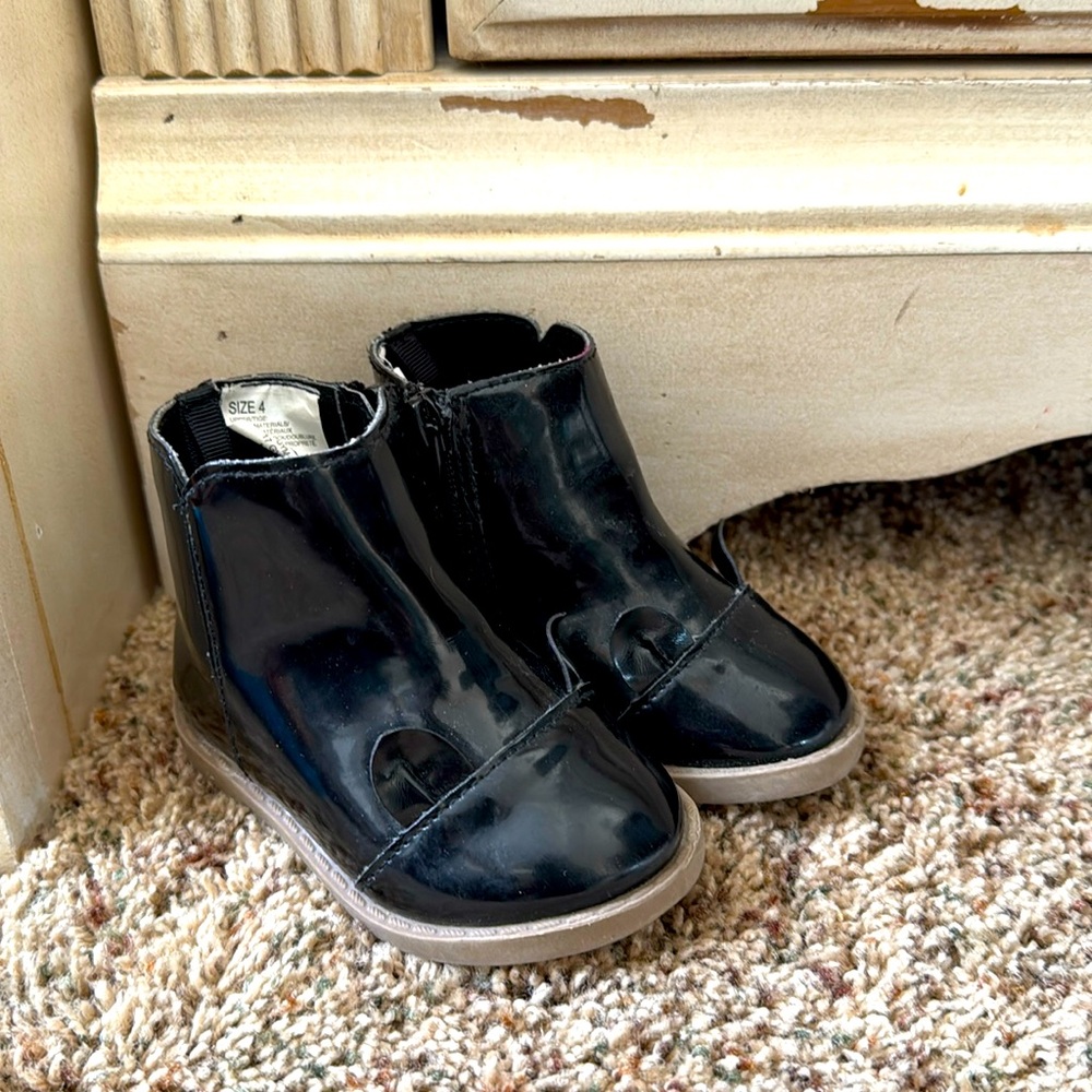 Kids black boots